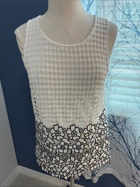 White House Black Market Sleeveless White Floral Lace Overlay Top